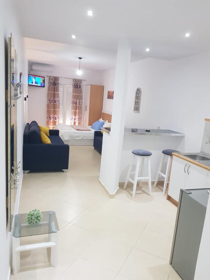 Studio By The Beach - Vlore Exterior photo