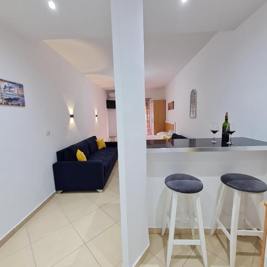 Studio By The Beach - Vlore Exterior photo
